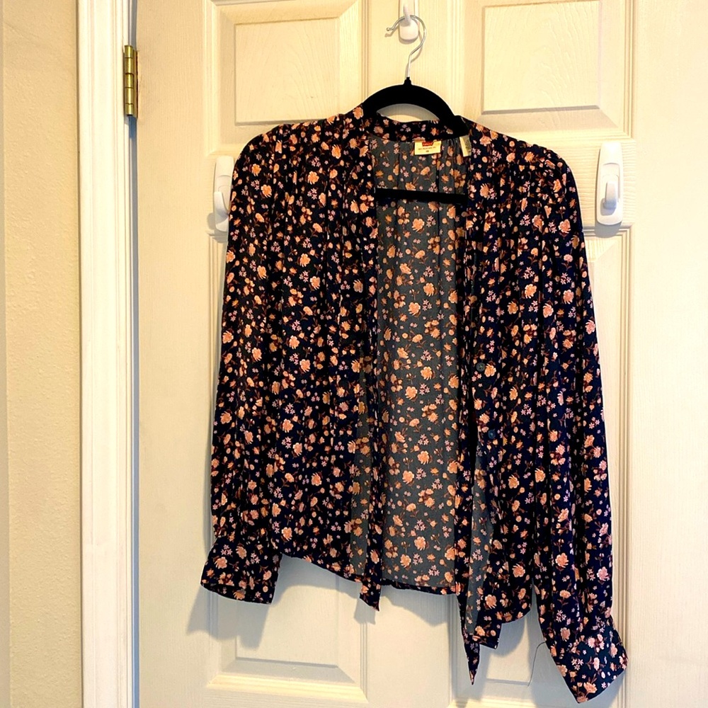Levi’s floral blouse
